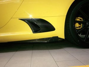 Alfa Romeo 4C Carbon Fiber Side Skirt Set - Shark Fin